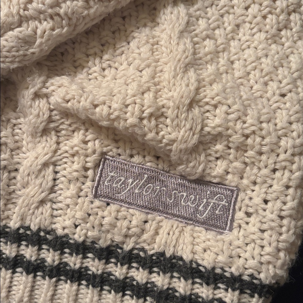 Taylor Swift Folklore Cardigan - Picture 3 of 4